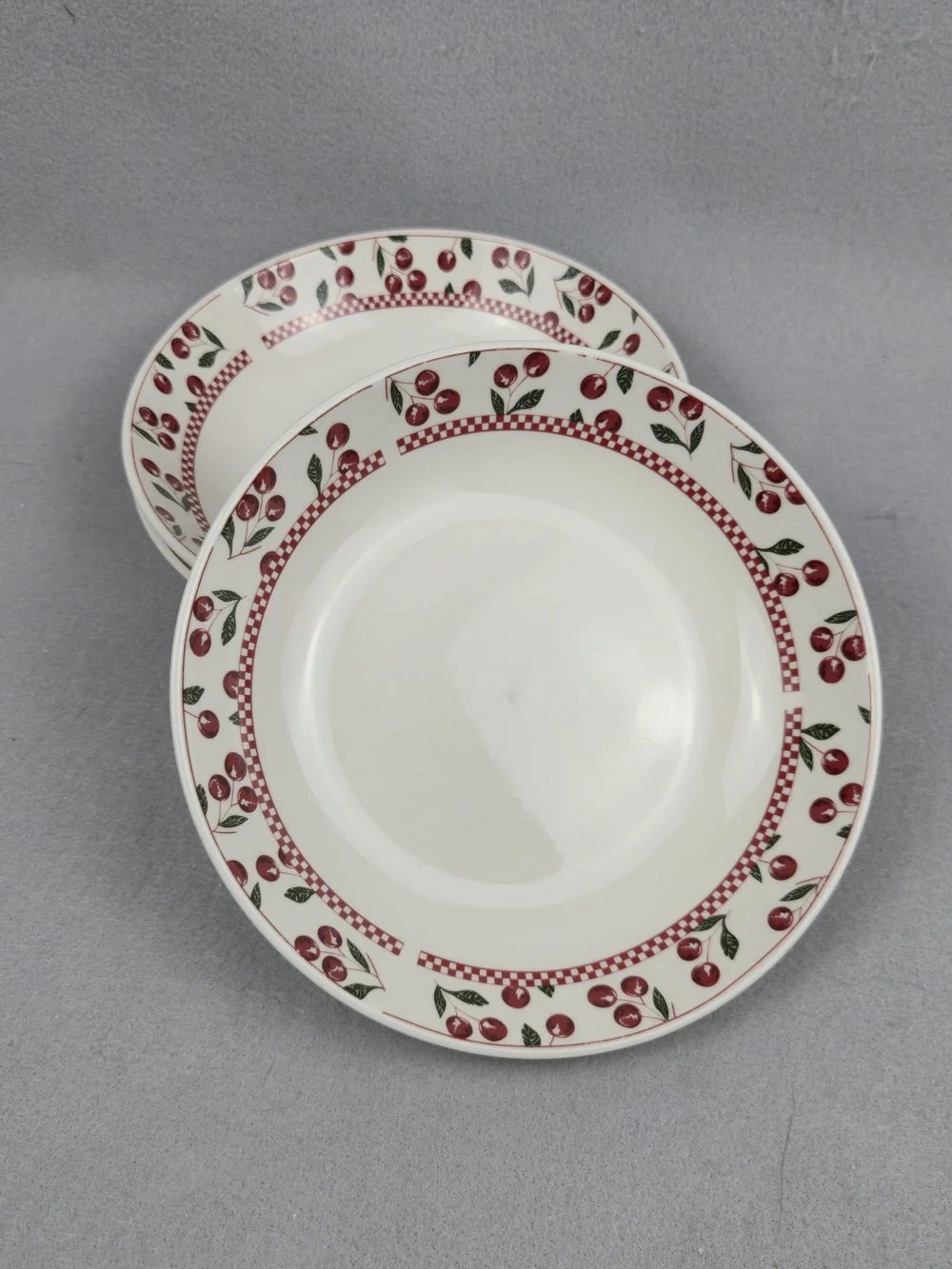 Oneida Majesticware Cherries Jubilee Bowls Set of 3